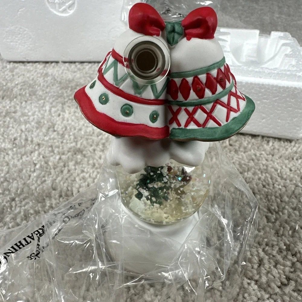 Pfaltzgraff Winterberry Snow Globe Salt & Pepper Shaker Set With Box Bells Holly